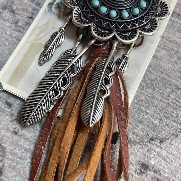 Poetic Spirit -Jewelry making accessory. Silver, Turquoise stone & brown leather - Picture 10 of 16